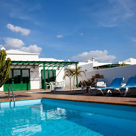 Willa Costa Papagayo *
